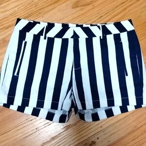 NWOT A.N.A. A New Approach striped blue white twill shorts Sz 6 soft material